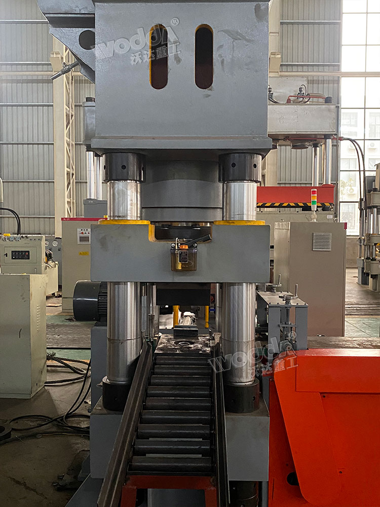 錨(mao)杆托(tuo)盤自(zi)動出(chu)料