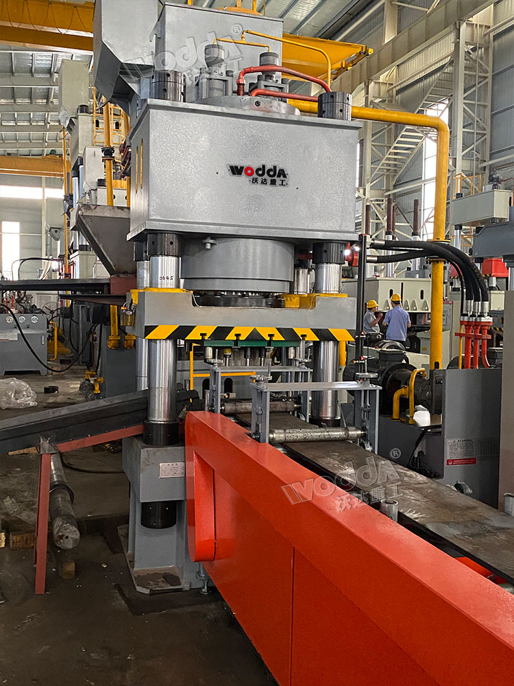 500噸(dun)四柱(zhu)液壓(ya)機