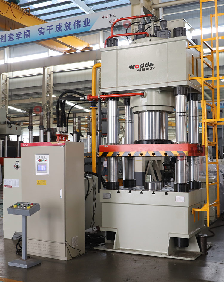 800噸(dun)四柱(zhu)液壓(ya)機車(che)間試(shi)機 800噸(dun)四柱(zhu)液壓(ya)機車(che)間試(shi)機