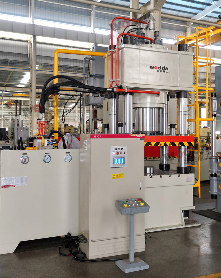 伺(si)服800噸(dun)三梁(liang)四柱(zhu)液壓(ya)機 伺(si)服800噸(dun)三梁(liang)四柱(zhu)液壓(ya)機