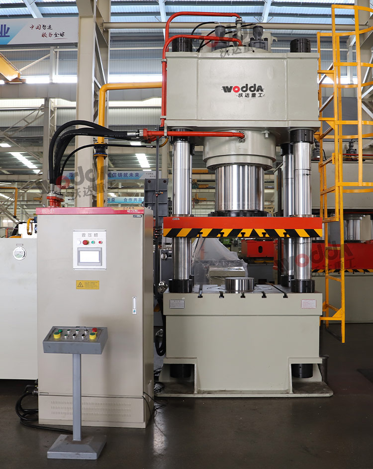 快(kuai)速800噸(dun)四柱(zhu)液壓(ya)機 快(kuai)速800噸(dun)四柱(zhu)液壓(ya)機