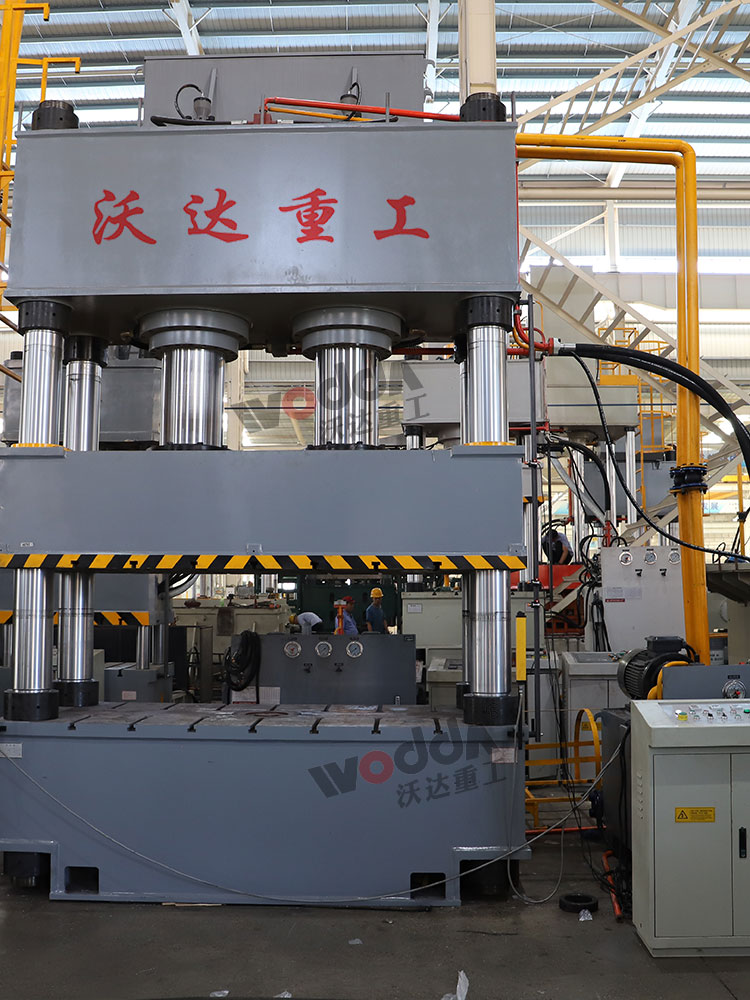 雙(shuang)缸800噸(dun)四柱(zhu)液壓(ya)機 雙(shuang)缸800噸(dun)四柱(zhu)液壓(ya)機