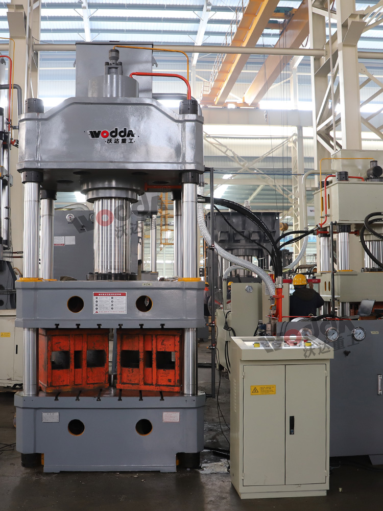 315噸國标(biao)四柱液壓(ya)機 315噸國标(biao)四柱液壓(ya)機