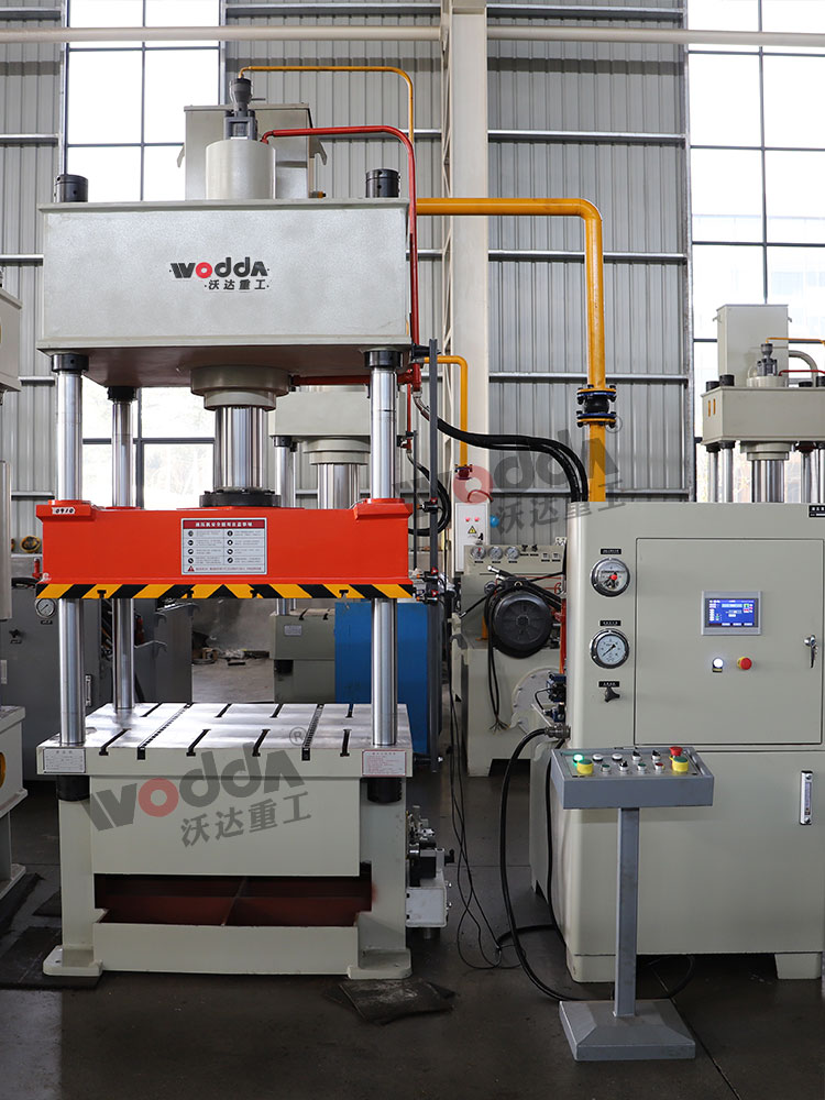 100噸四柱(zhu)液壓機(ji) 100噸四柱(zhu)液壓機(ji)