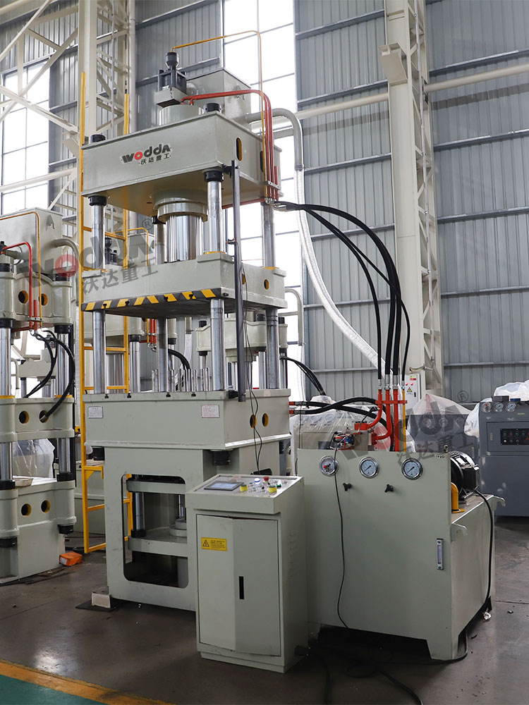 200噸四(si)柱拉(la)伸液(ye)壓機(ji)