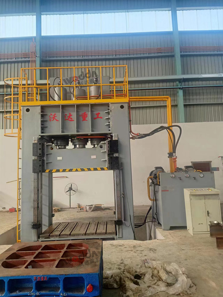 800噸框(kuang)架式(shi)薄闆(pan)拉伸(shen)液壓(ya)機 800噸(dun)框架(jia)式薄(bao)闆拉(la)伸液(ye)壓機(ji)