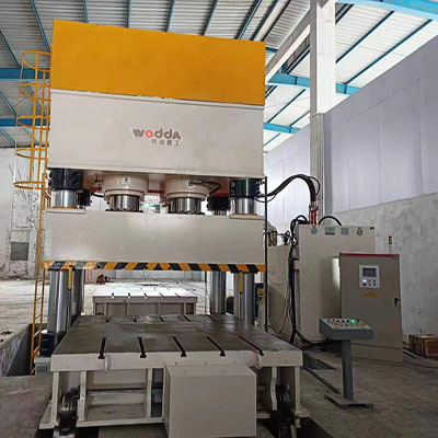 3000噸四柱液(ye)壓機_3000噸壓(ya)力機