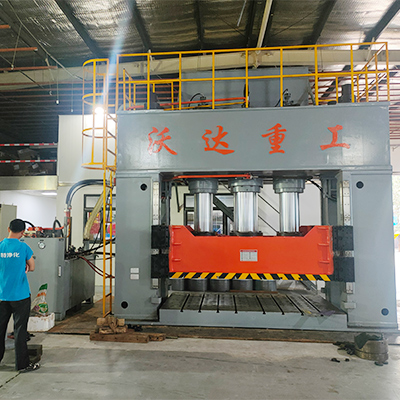 1000噸(dun)框架式薄(bao)闆拉伸液(ye)壓機_1000噸框(kuang)架液壓機(ji)