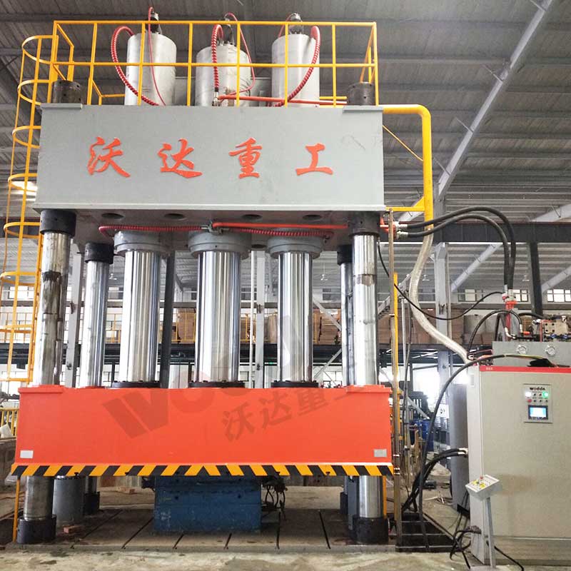 2000噸四柱(zhu)油壓機 2000噸(dun)四柱油壓(ya)機