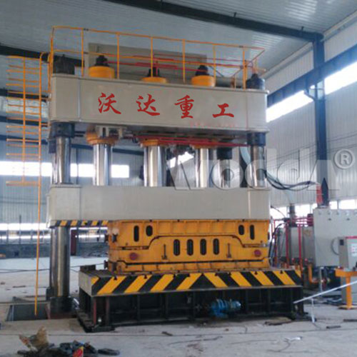 2000噸汽車(che)钣金拉伸(shen)成型液壓(ya)機-四柱液(ye)壓機